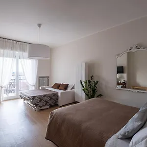 Cute & Cozy Train Station Guest house